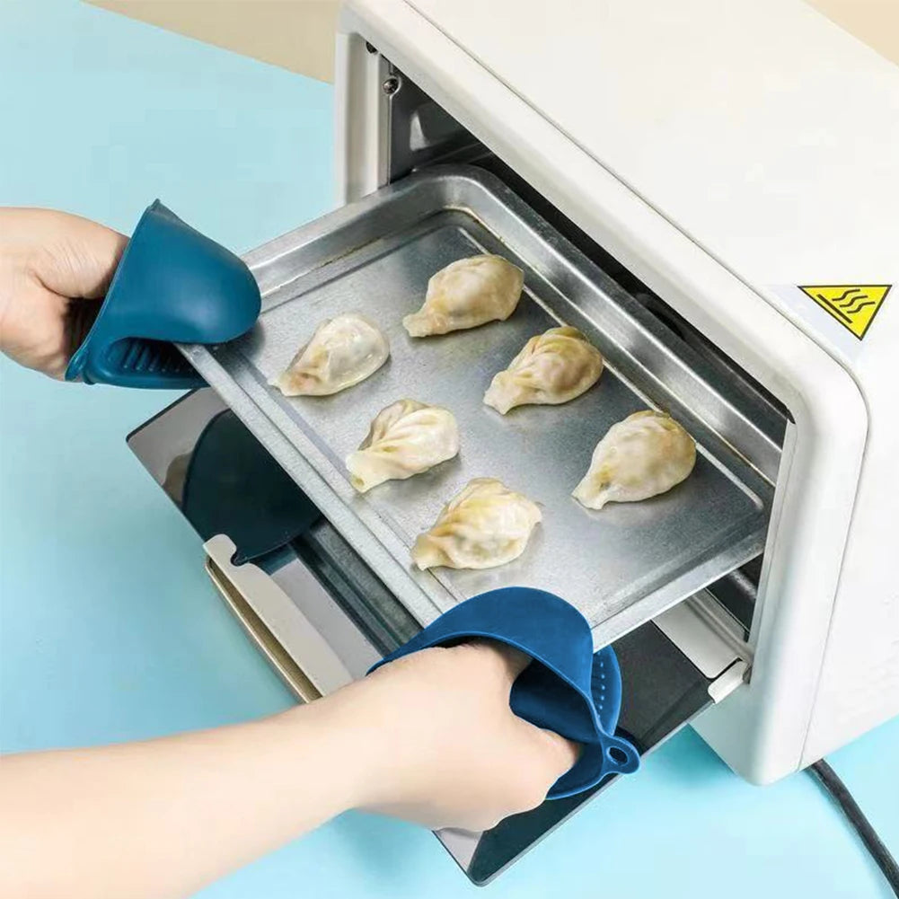 Heat Resistant Silicone Oven Mitts & Pot Holders